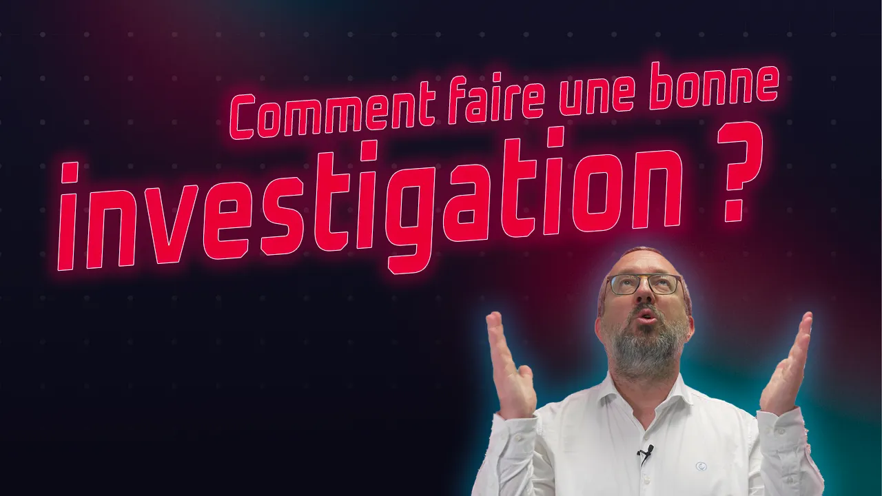 Le directeur qualité de QP Pharma levant les mains pour symboliser la quête de solutions dans une investigation de déviation en industrie pharmaceutique.